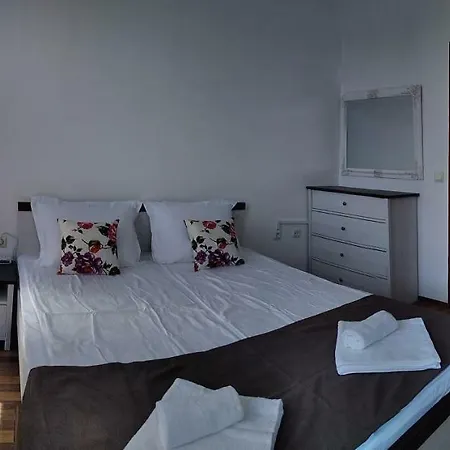 Apartment Penyrent